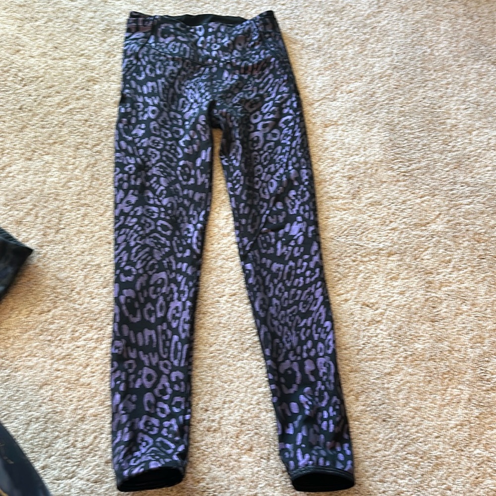 Victoria secret metallic purple and black leggings sz 4 excellent condition